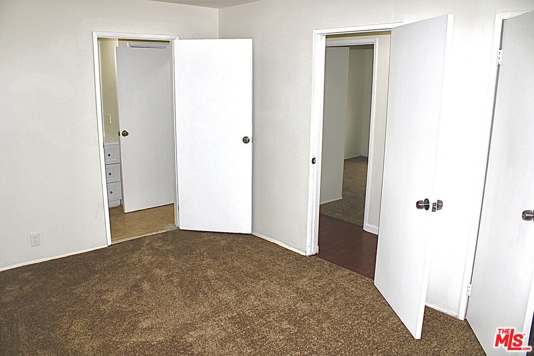 Foto principal - 417 E 99th St