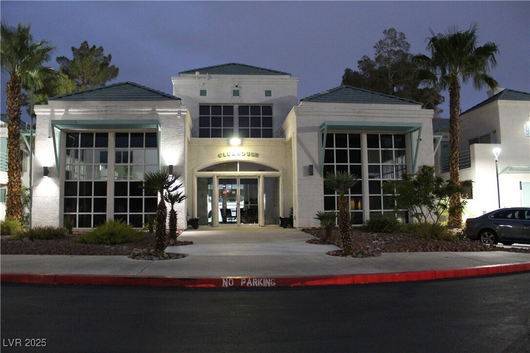 Foto principal - 7100 W Pirates Cove Rd