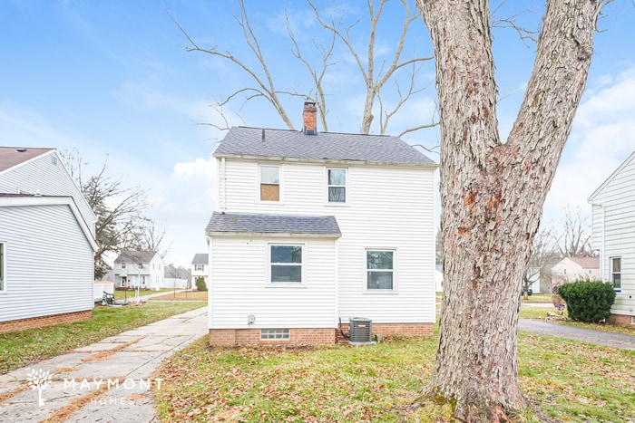 Foto del edificio - 7092 Parma Park Blvd