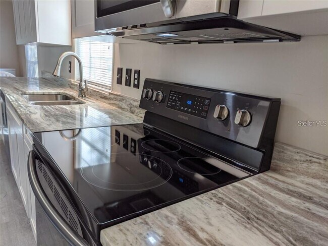 Foto del edificio - 5819 Coventry Dr