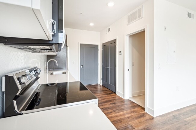 Interior Photo - 1701 Federal - Olo