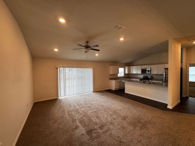 Building Photo - Modern 2023 Construction in Marion Oaks – 3BR/2BA with 2-Car Garage