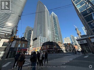 Building Photo - 8-3008 Wellesley St W