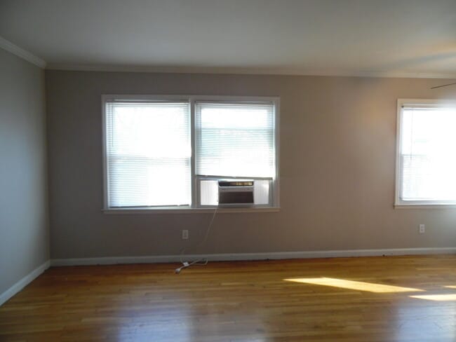 Foto del edificio - 2157 Cypress Dr