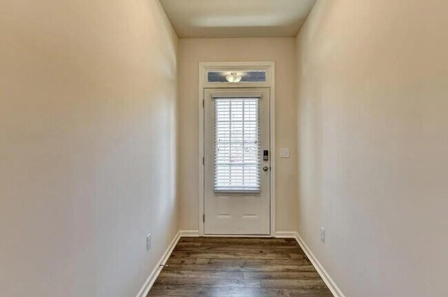 Foto del edificio - 162 Valimar Dr