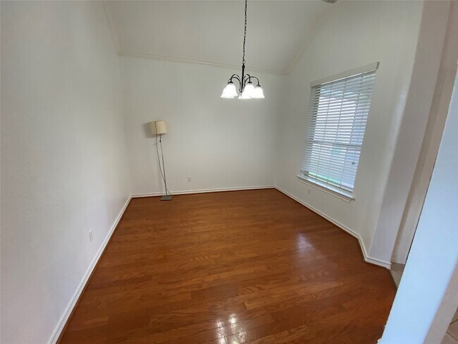 Foto del edificio - 5118 Big Meadow Ln