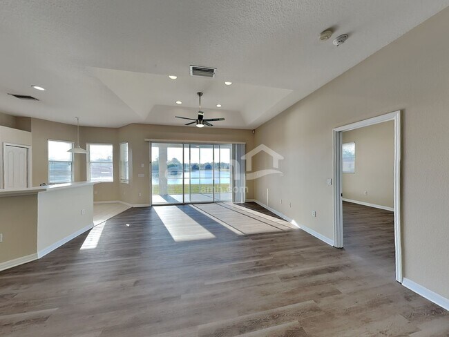 Foto del edificio - 8215 47th St Cir E