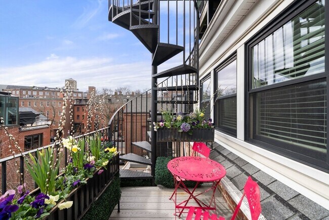 Foto del edificio - 290 Shawmut Ave