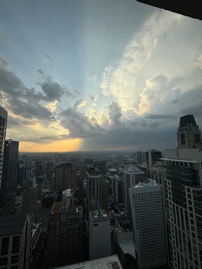 Foto del edificio - 111 E Chestnut St