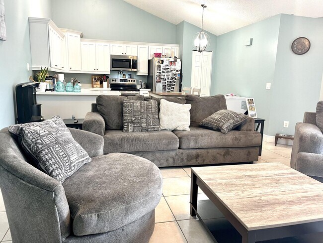 Building Photo - 5705 Golden Eagle Cir