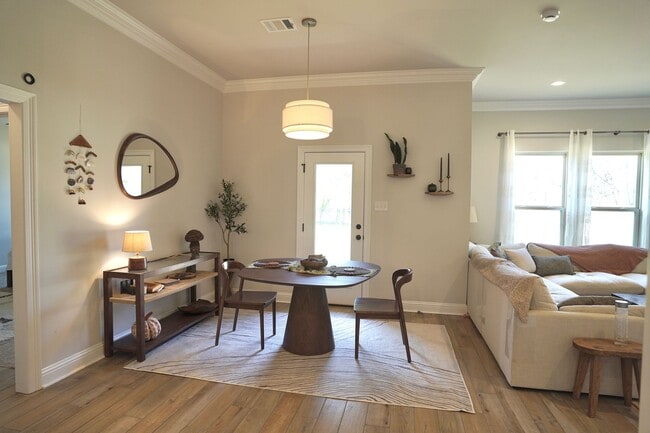 Foto del edificio - 223 St Edmunds Wy