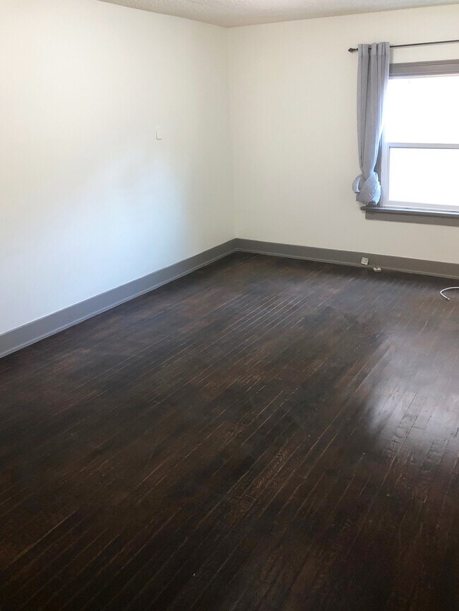 Foto del edificio - 1259 N Curson Ave