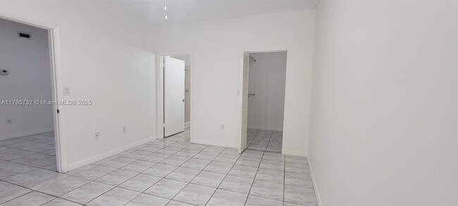 Building Photo - 2121 NW 96th Ter