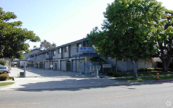 Building Photo - 604 W Romneya Dr