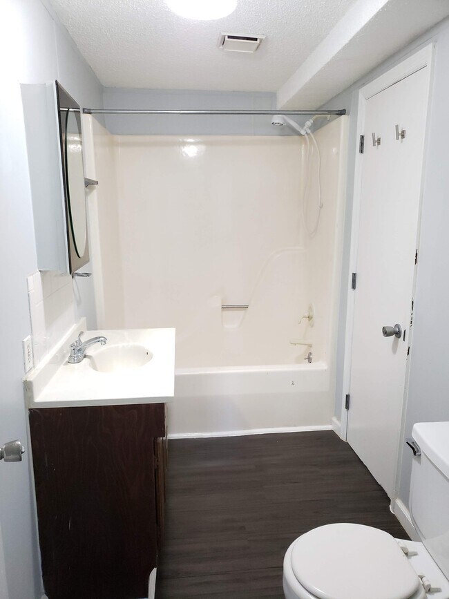 4011 N Jackson Ave, Kansas City, MO 64117 Townhome Rentals in Kansas