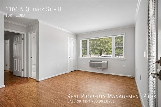 Building Photo - 1104 N Quincy St