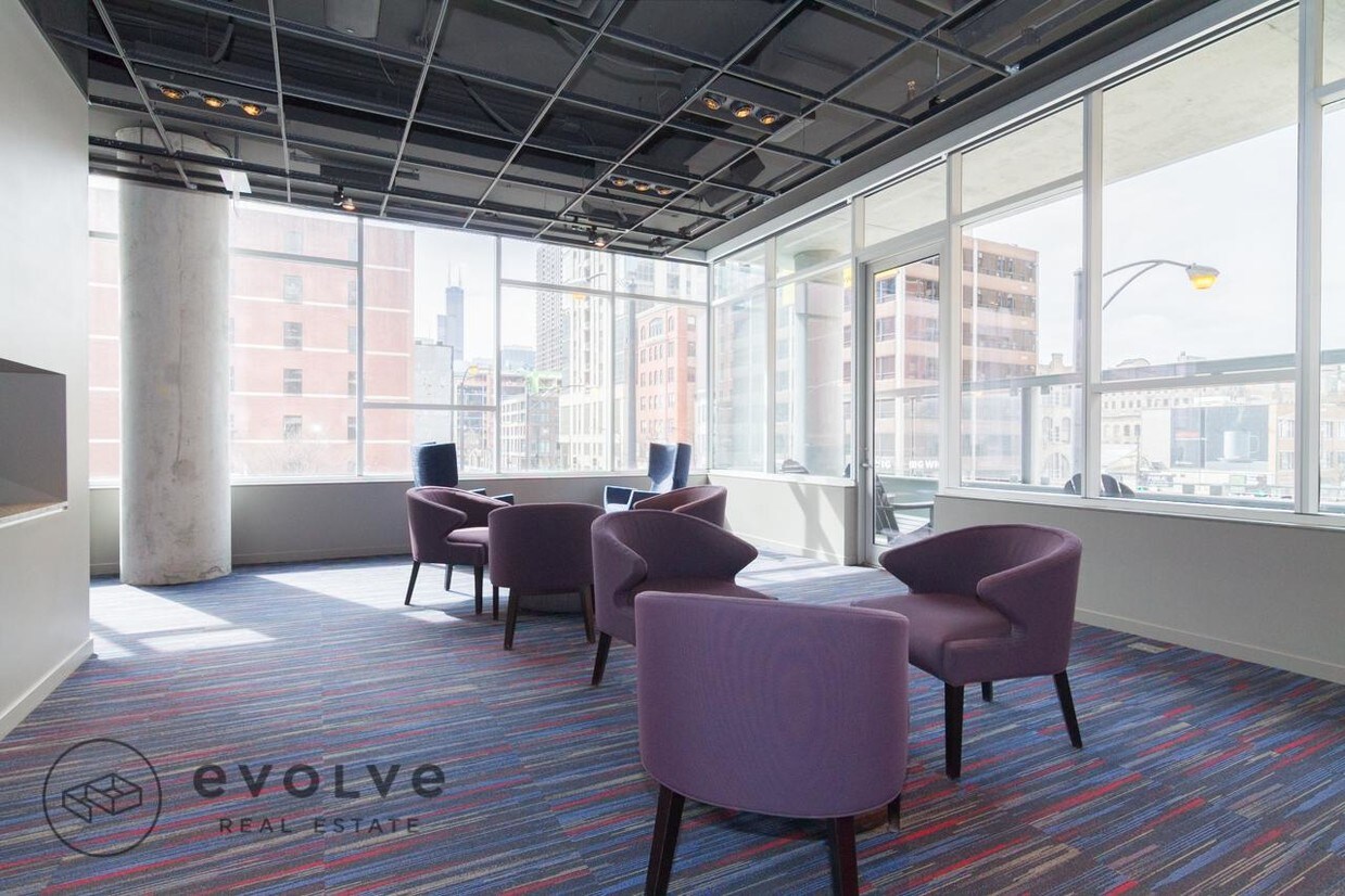 Foto del edificio - 805 N LaSalle Dr