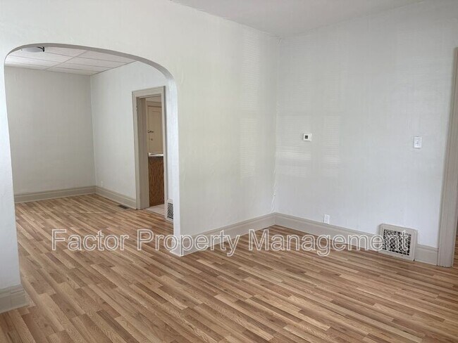 Photo - 212 S 4th St House