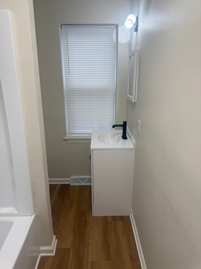 Building Photo - 2808 N Jefferson St