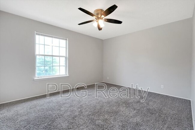 Building Photo - 12048 Morningside Dr
