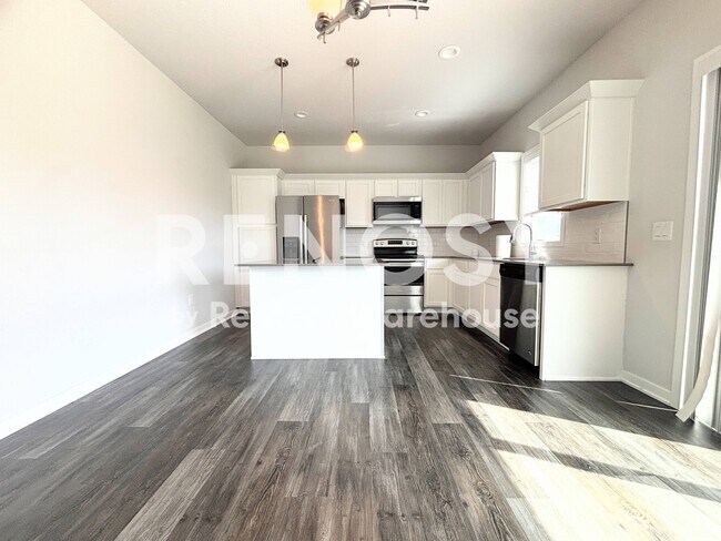 Foto del edificio - 16620 Oakwood Dr