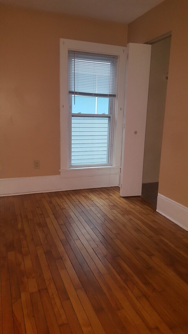 Foto del edificio - 2730 pleasant Ave S