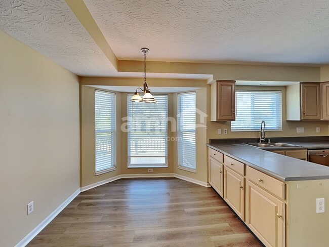 Building Photo - 725 Kent Cir