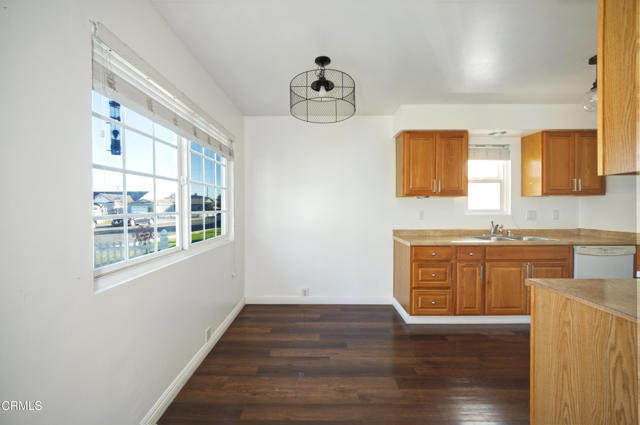 Building Photo - 921 N M St