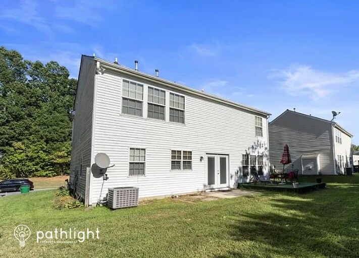 Building Photo - 2828 Old Ironside Dr