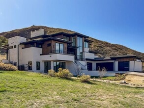 Building Photo - 7705 Dante Dr