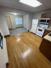 Building Photo - 1110 College St