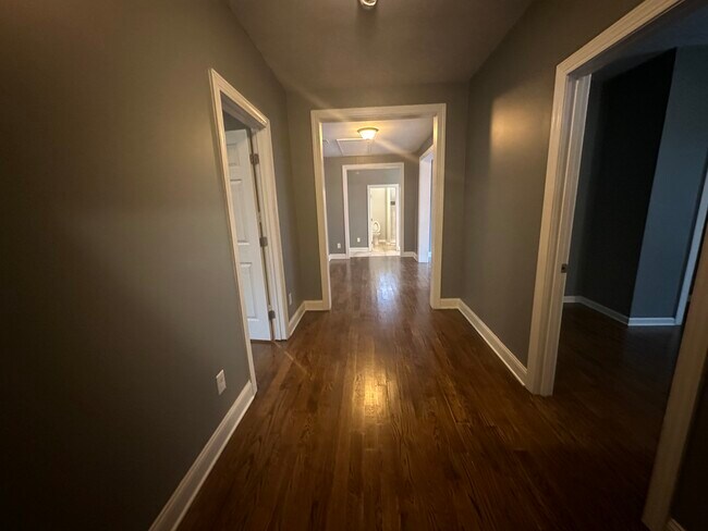 Building Photo - 603 Linwood Ave