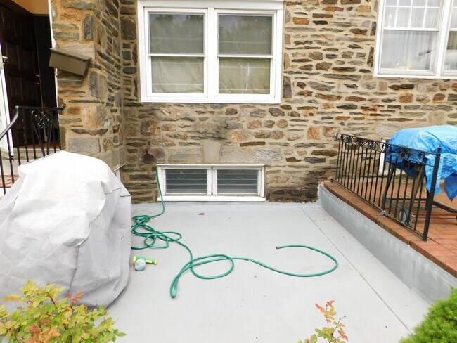 Foto del edificio - 7332 Greenhill Rd