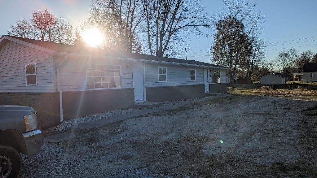 Primary Photo - 1411 West Dr