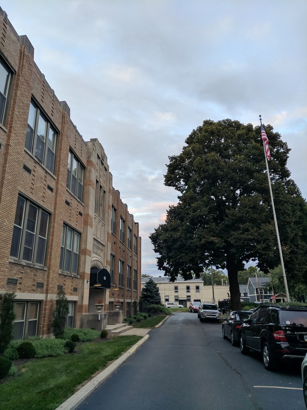 Front Entrance and Secured Guest Parking - 920 E 62nd St