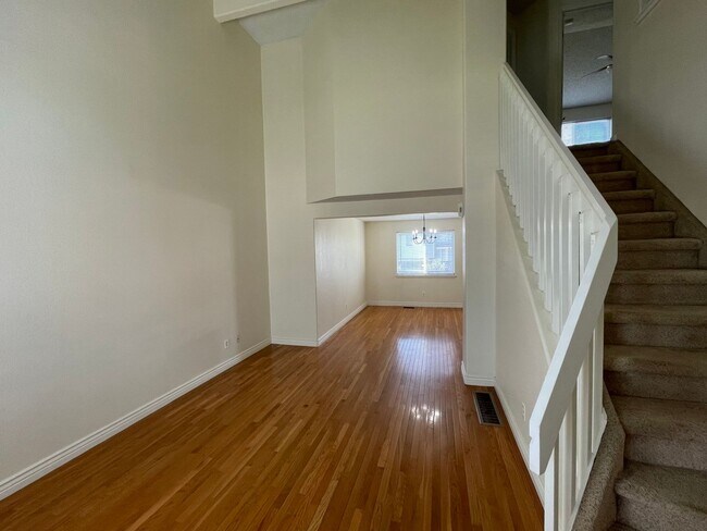 Building Photo - 3B/2.5B Thornton Home Available 1/3/2025