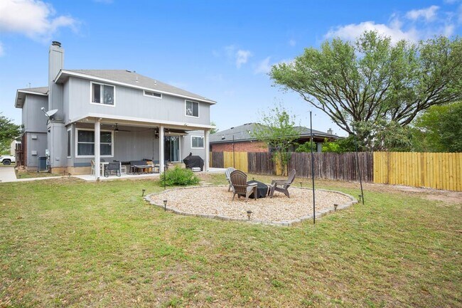 Foto del edificio - 13803 Randalstone Dr
