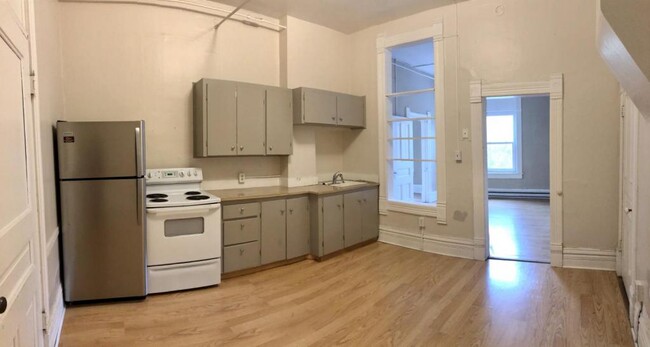 Foto del edificio - 517 E Broadway