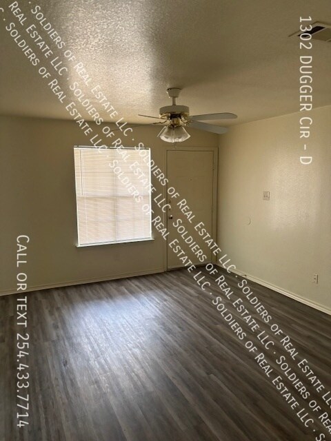 Foto del edificio - 1302 Dugger Cir