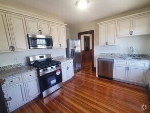 Building Photo - 32 Boutwell St