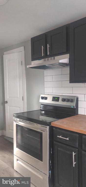 Building Photo - 4951 W Thompson St