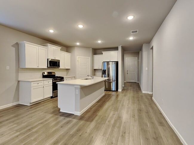 Building Photo - 162 Camelia St