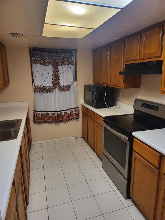 Building Photo - 7109 Chasewood Dr