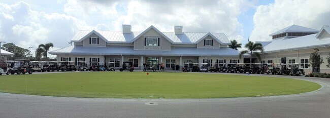 Foto del edificio - Beautiful renovated home on Six Lake Country Club