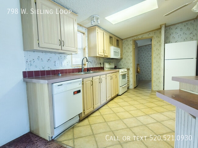Building Photo - 798 W Sieling Loop