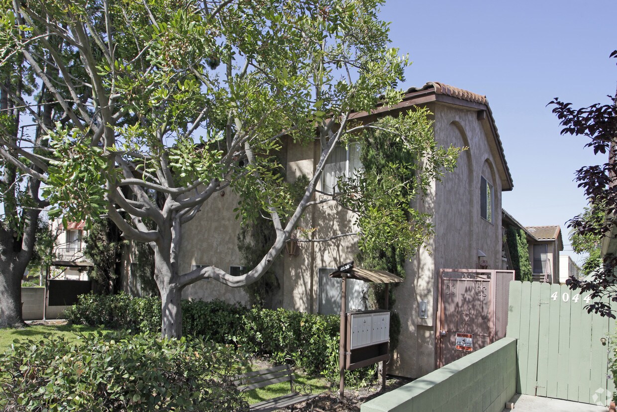 Building Photo - 4036 Louisiana St