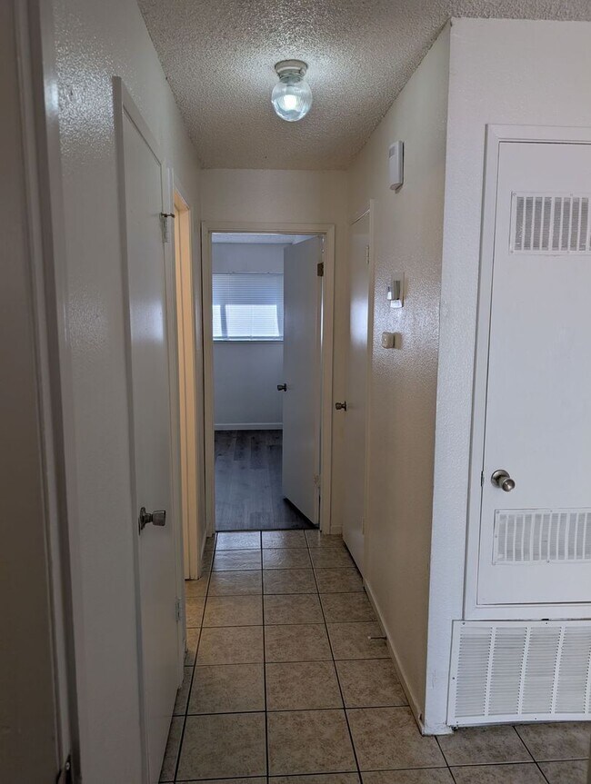 Foto del edificio - 1046 W 21st St
