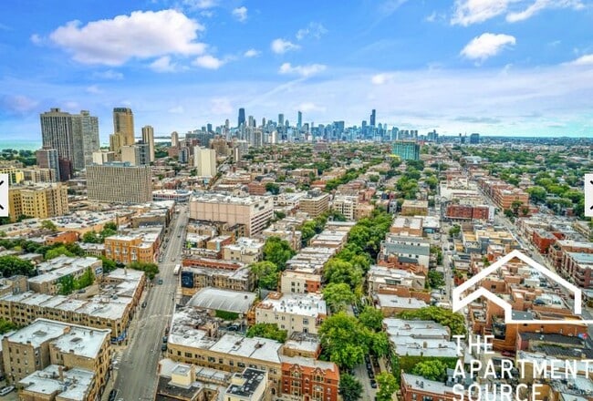 Building Photo - 2894 N Clark St