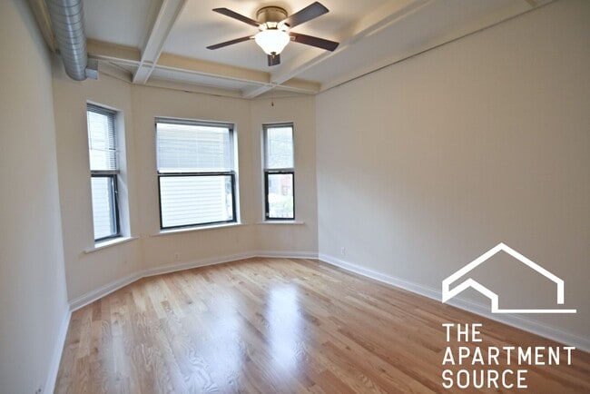 Building Photo - 714 W Buckingham Pl
