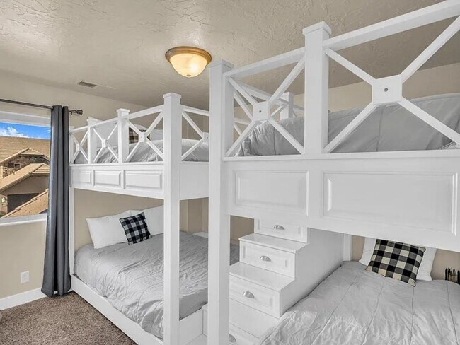 Foto del edificio - 4221 Torrey Pines Dr